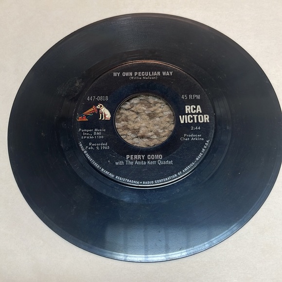 Perry Como Vintage Vinyl 45 R.P.M. Record - Picture 3 of 4
